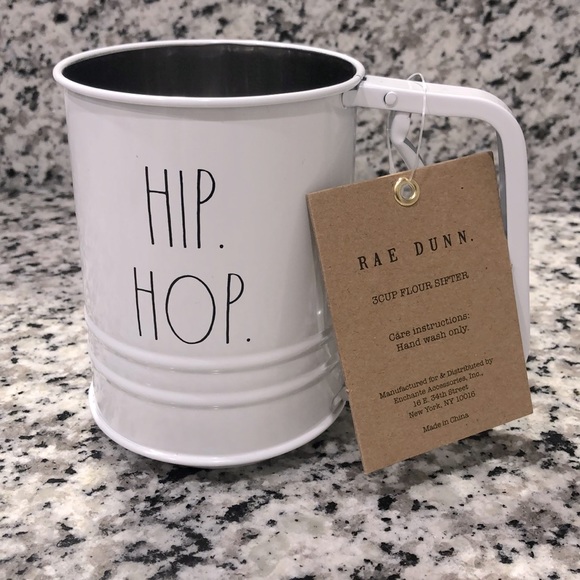 Rae Dunn - 3 Cup Flour Sifter